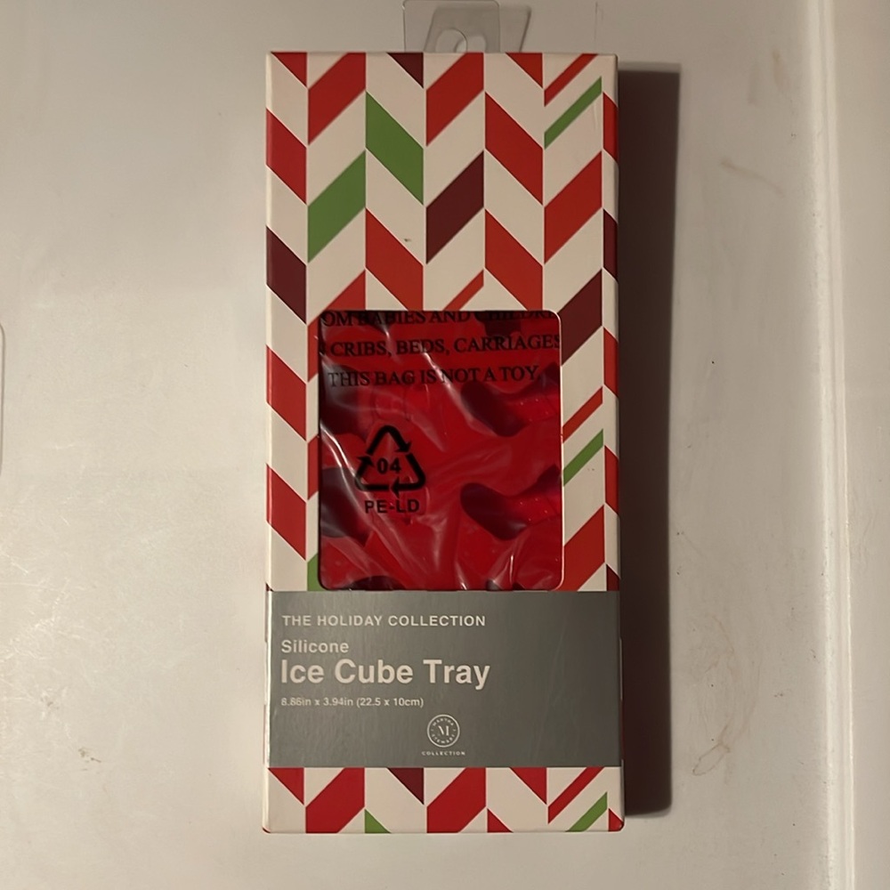 Martha Stewart the Holiday Collection silicone red ice cub tray new in box - Picture 2 of 6